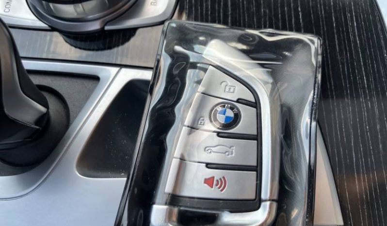 
								2021 BMW 740i xDrive full									