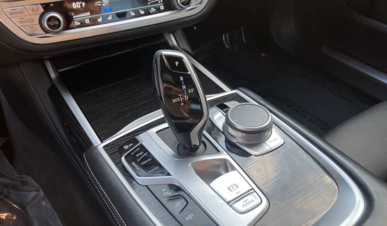 
								2021 BMW 740i xDrive full									